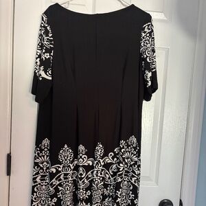 Dressbarn size 16 black / white short sleeve dress. Excellent condition.